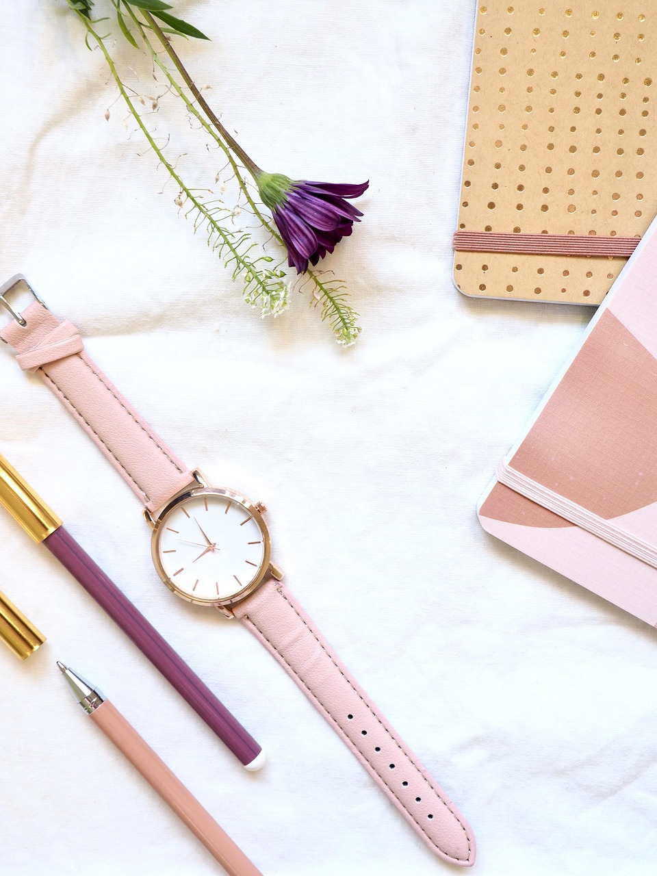 entdecken sie minimalistische mode: zeitlose, schlichte designs für einen eleganten und modernen stil. weniger ist mehr – setzen sie auf qualität und klare linien.